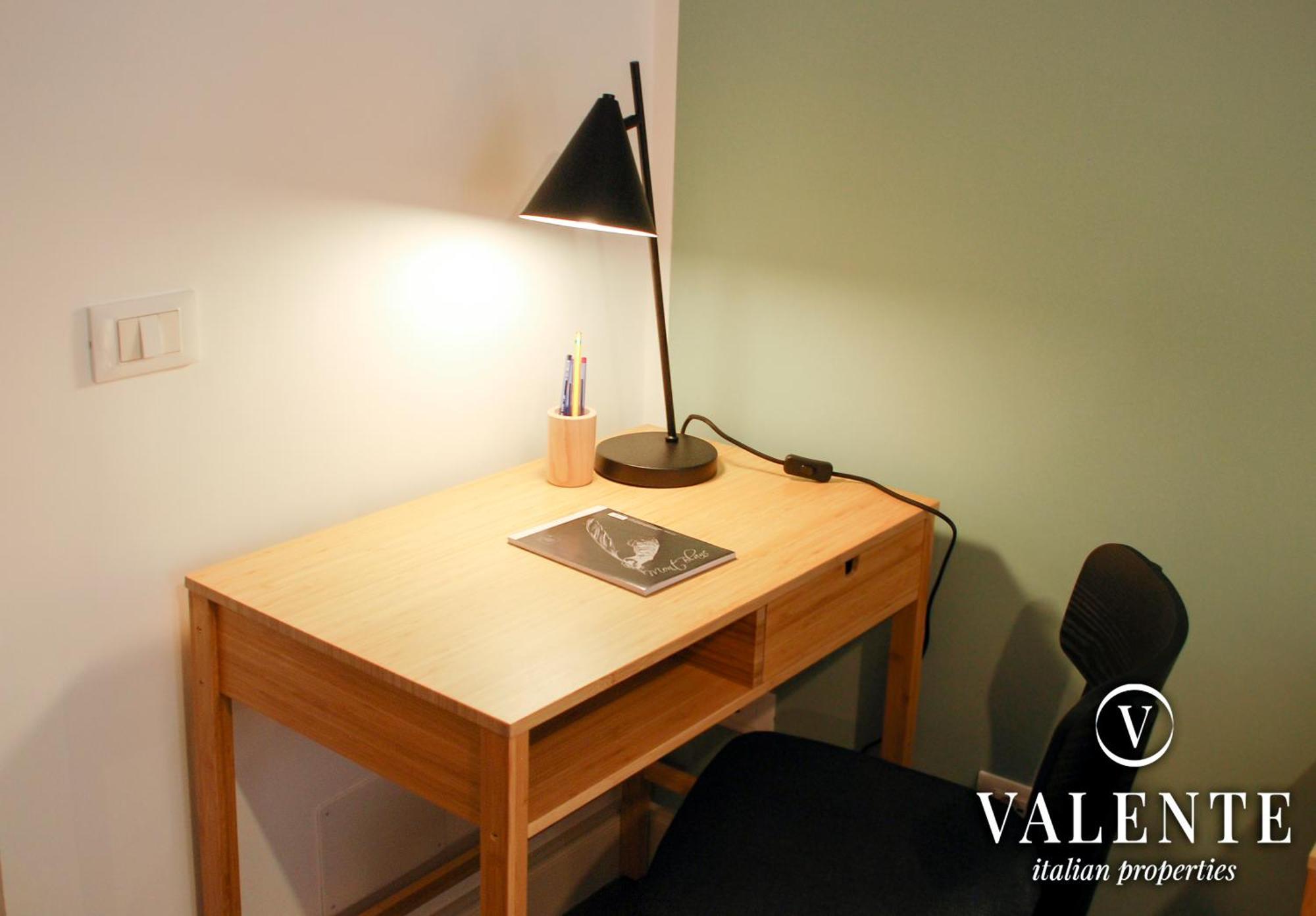 Appartement Piramide - 20min Walking From Colosseum - 1min From Metro Station - Valente Italian *